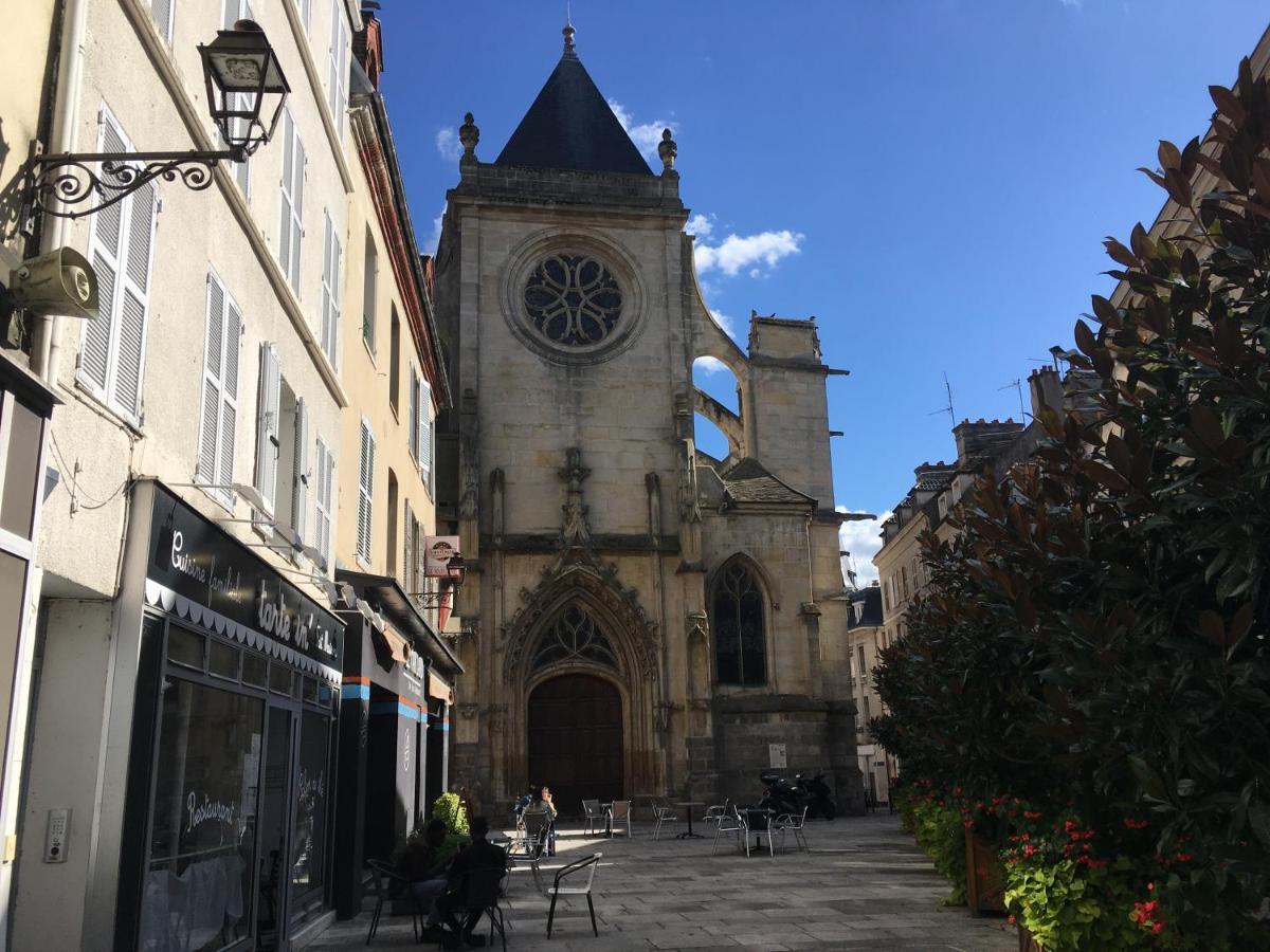 Appartement Le René Pouteau à Melun Extérieur photo