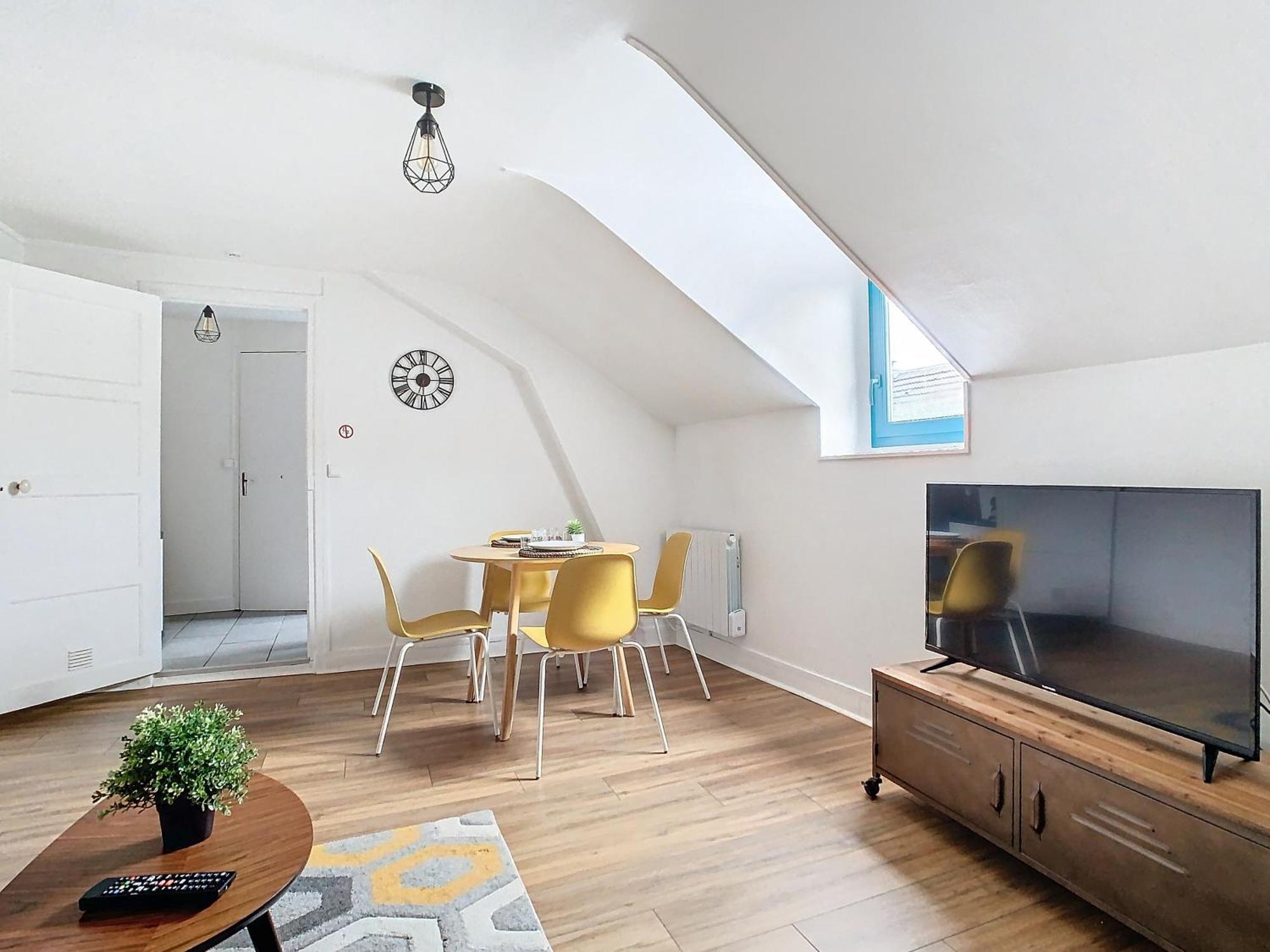 Appartement Le René Pouteau à Melun Extérieur photo